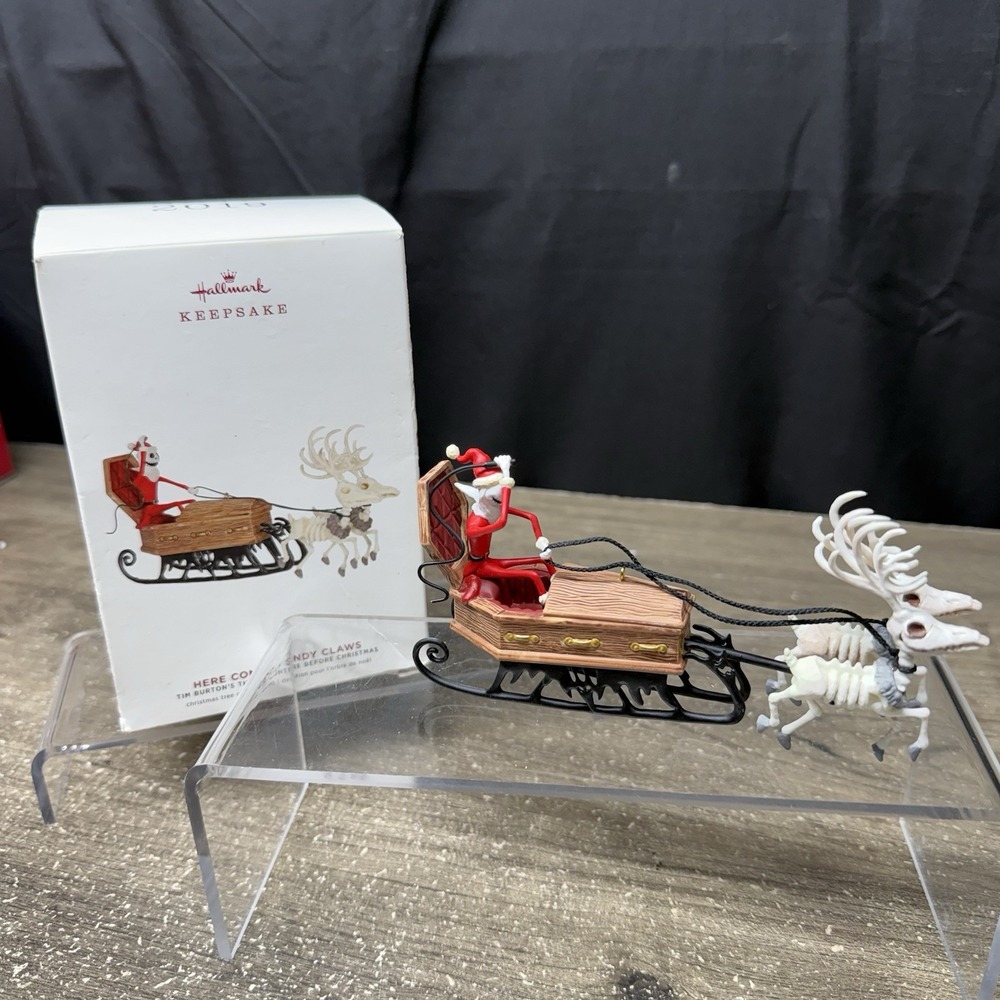 Hallmark NIGHTMARE BEFORE CHRISTMAS Here Comes Sandy Claws Ornament 2019 in Box
